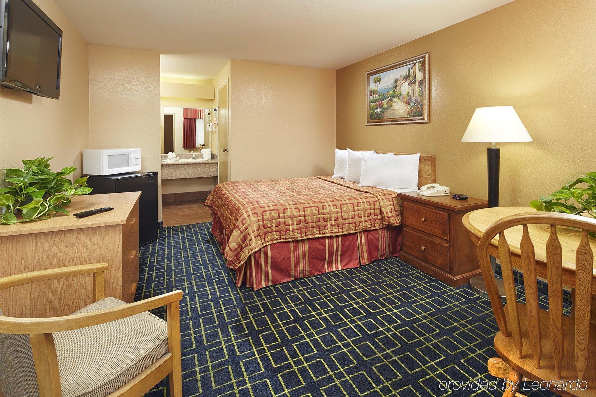 O'Cairns Inn And Suites Lompoc Exteriér fotografie
