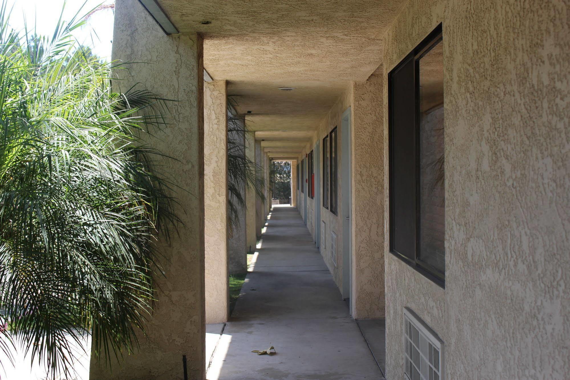 O'Cairns Inn And Suites Lompoc Exteriér fotografie