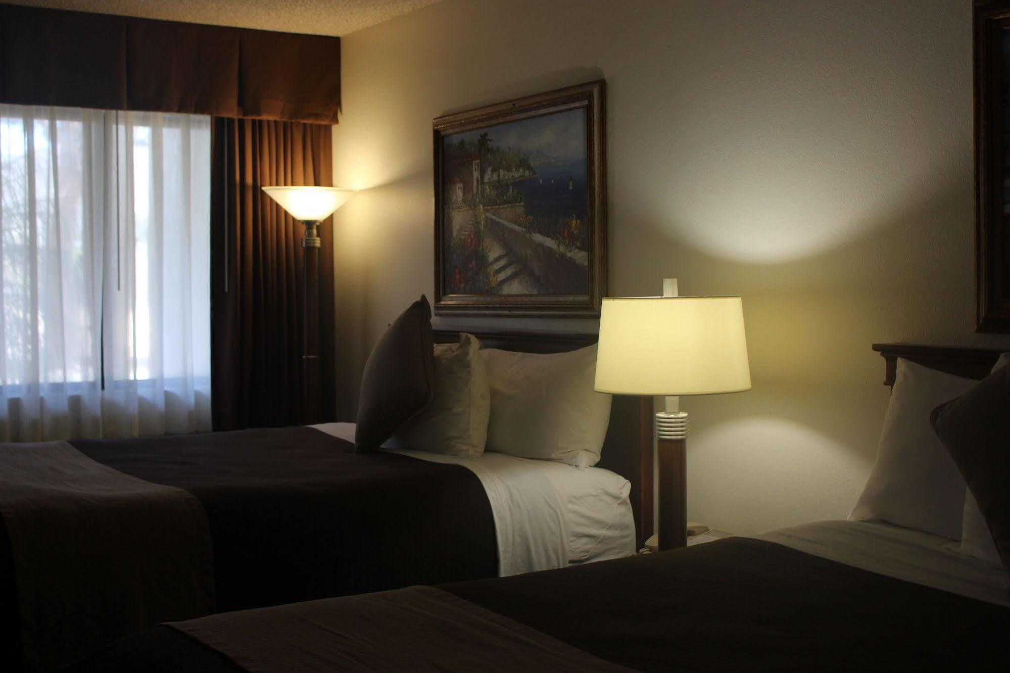O'Cairns Inn And Suites Lompoc Exteriér fotografie