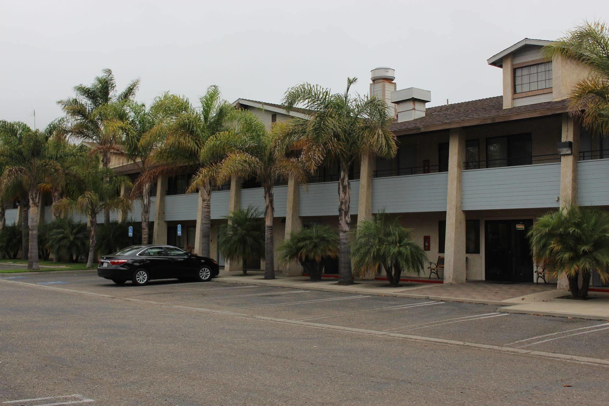 O'Cairns Inn And Suites Lompoc Exteriér fotografie